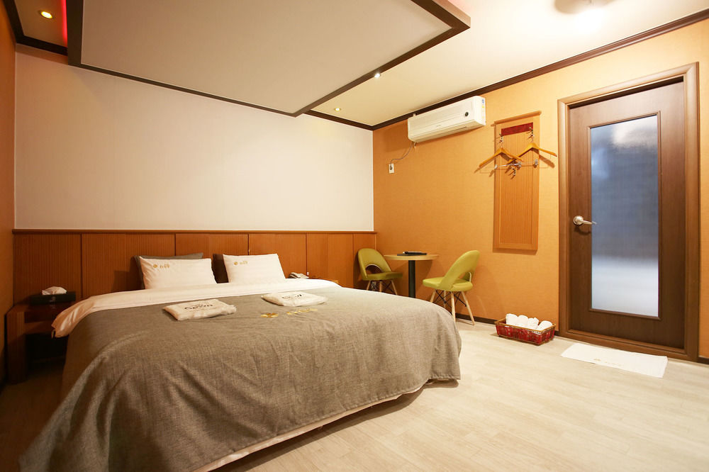 Ost Hotel Čchunčchon Exteriér fotografie