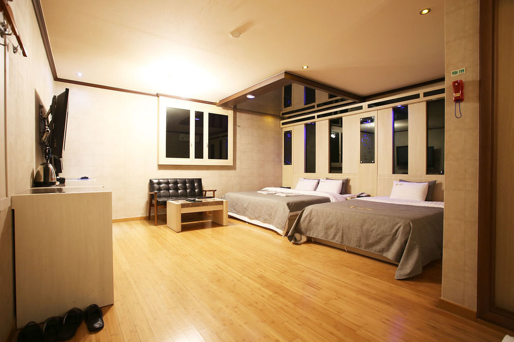 Ost Hotel Čchunčchon Exteriér fotografie