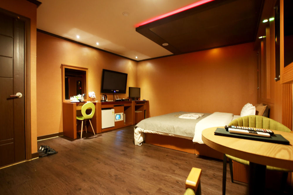 Ost Hotel Čchunčchon Exteriér fotografie